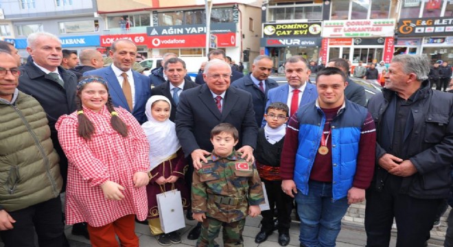  Güler'i down sendromlu çocuklar karşıladı